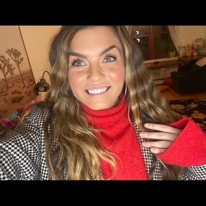 Meet your Posher, Carly